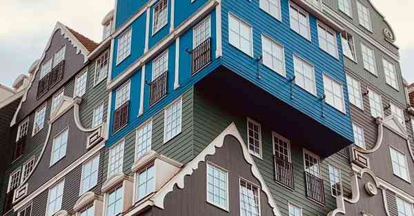 人工智能机器人和人谈恋爱