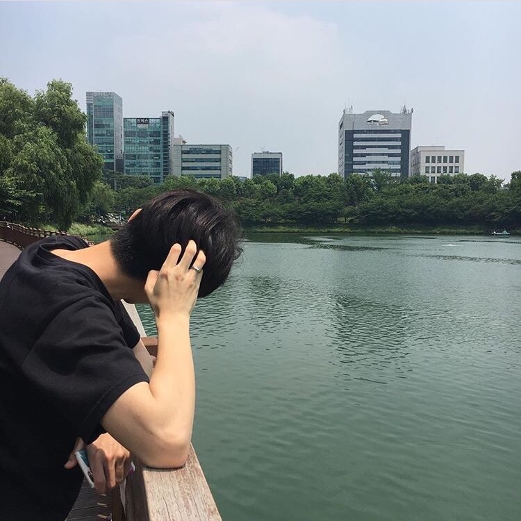 杨仪冰哲