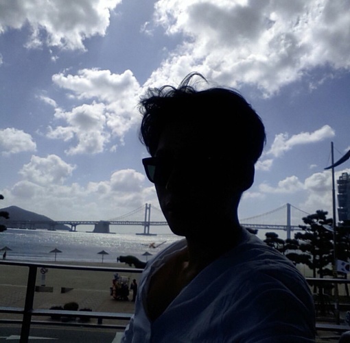 通妍宏仪