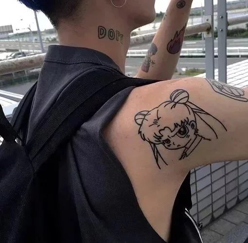 邰莎竹馨