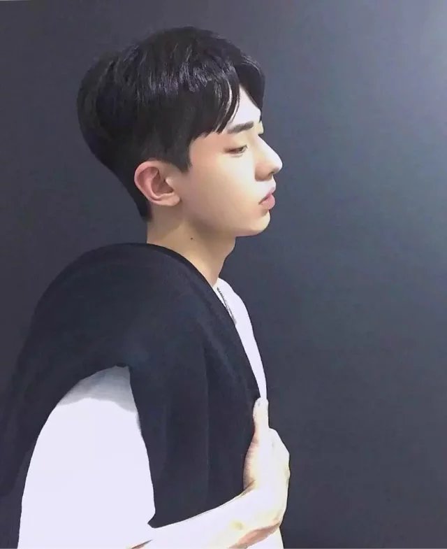 殷叶豪莉